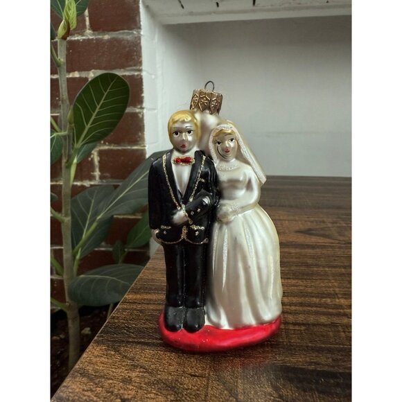 Hand crafted Glass Wedding Ornament - Picture 1 of 10